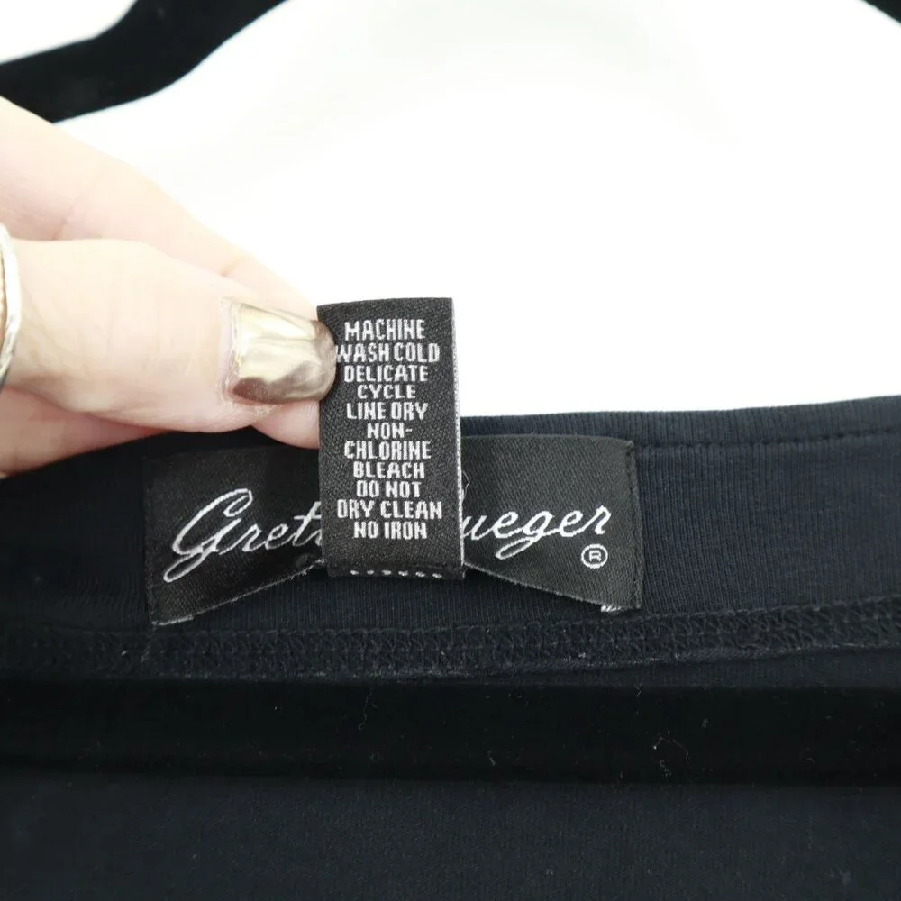 Gretty Zueger stylish black